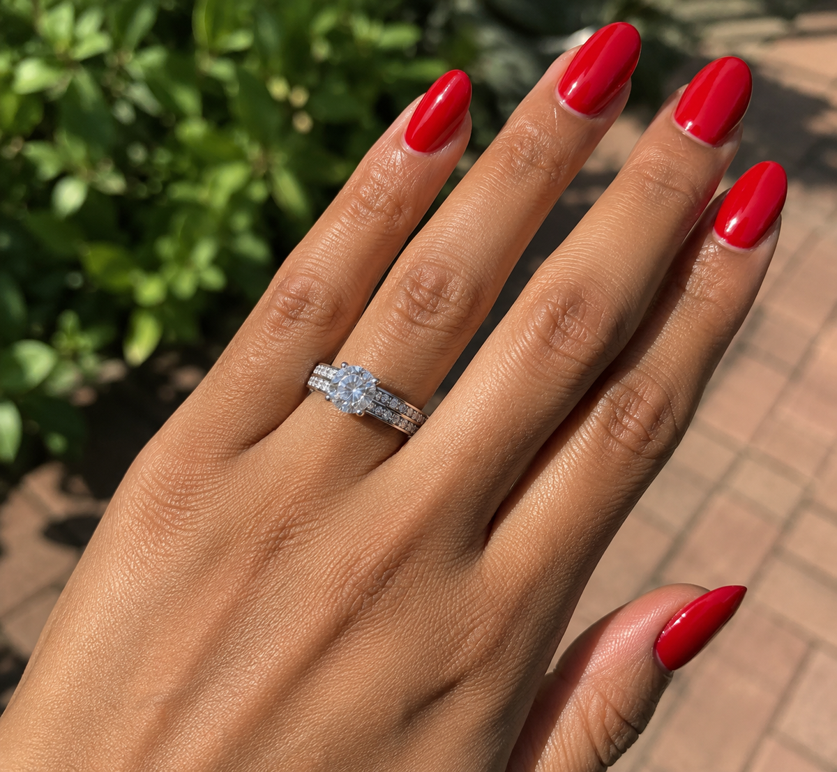 Moissanite 1.0 Ct Round Engagement Ring
